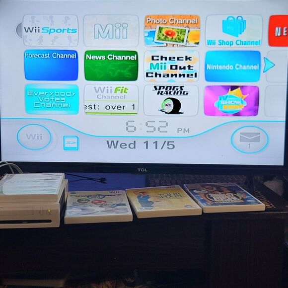 Nintendo Wii Console RVL-001 Bundle With Games And Accessories Mario Kart Wii - Picture 2 of 15